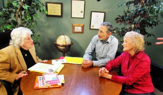 Shiela, Jules, Gila in psychologist's office